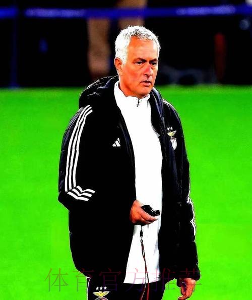 与滕哈赫关系不融洽?瓦拉内可能一月份回归皇马 与滕哈赫关系不融洽?瓦拉内可能一月份回归皇马